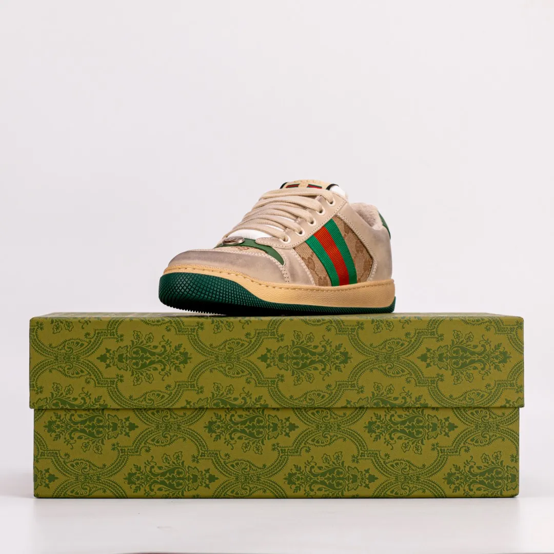 Factory price 580 [Higher version] GUCCI casual sports distressed small dirty shoes, polished cowhide fabric, hand-made distressed effect!  Original terry cloth, delicate, soft, comfortable and breathable. Privately molded steel-stamped two-color original TPU outsole (lower layer is wider, upper layer is narrower) to differentiate the wrong version of the outsole in the market. Fabric, material, outsole, detail comparison SIZE: 34-41, 38-45 regular size (women's 34, 41, men's 38, 45 customized, non-returnable and non-exchangeable) (women's colors and men's models need to be customized)